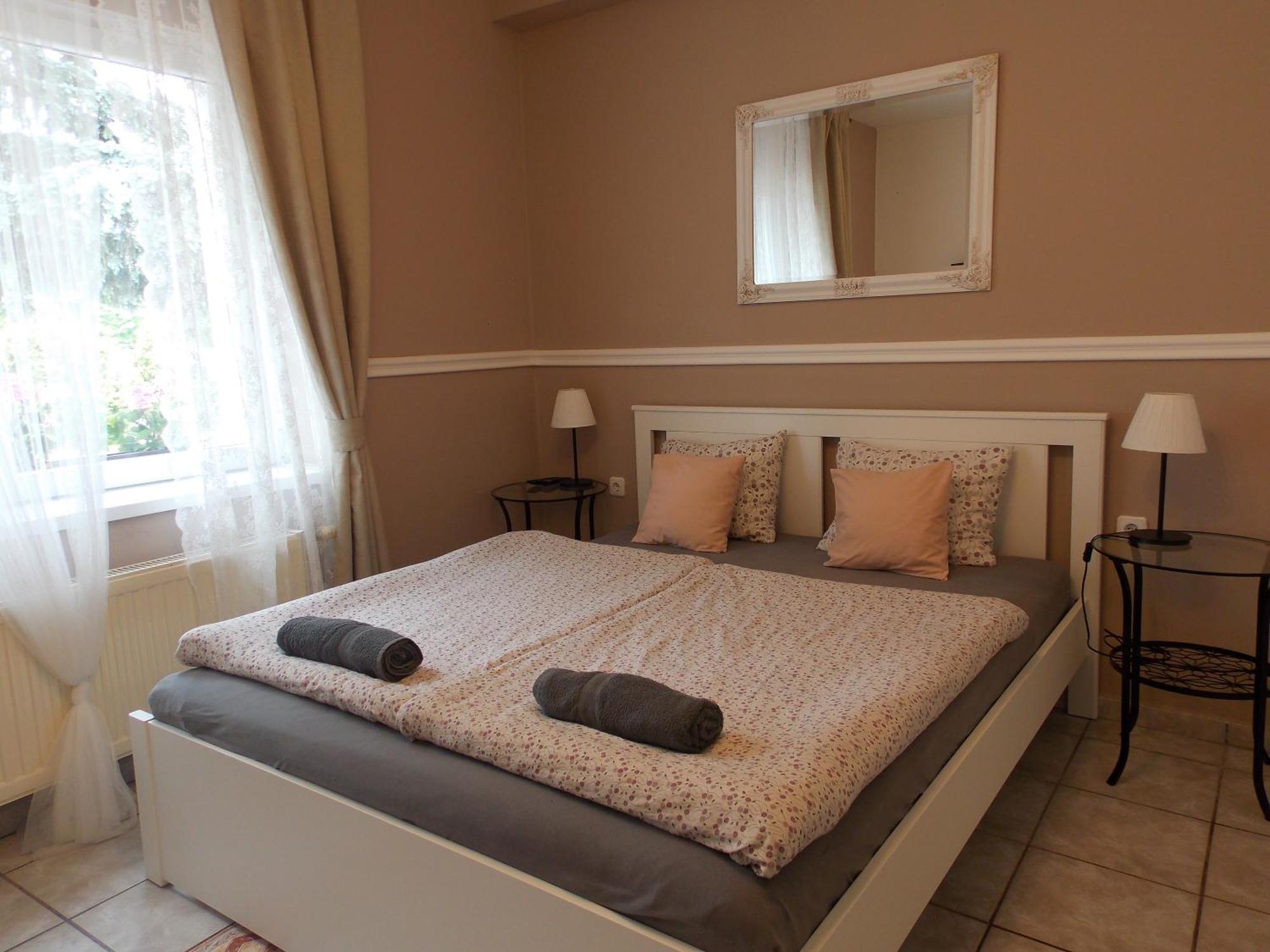 Eden Villa Apartmanhaz Balatonfured Exterior photo