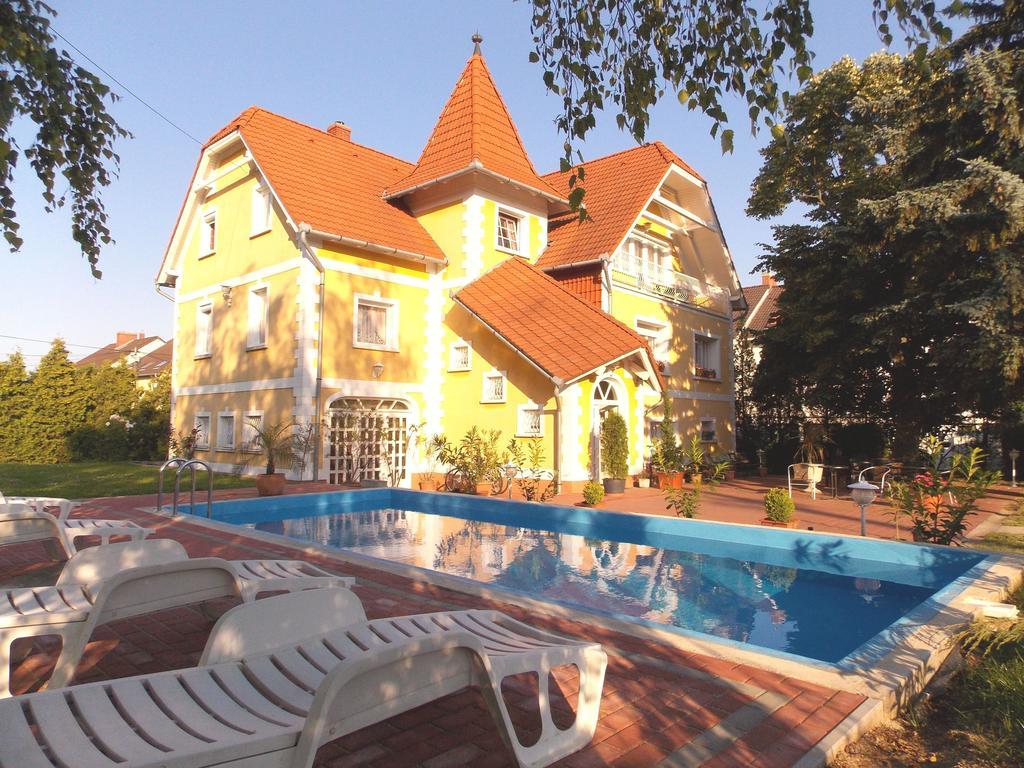 Eden Villa Apartmanhaz Balatonfured Exterior photo